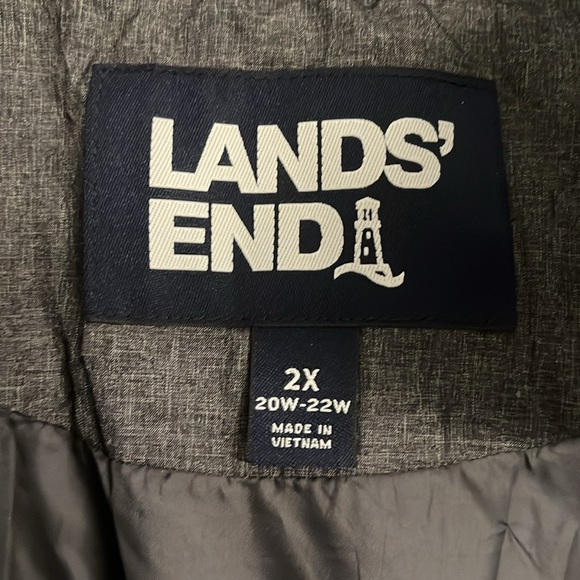 Lands’ End grey down coat size 2X. Almost new worn only 2 times. - Picture 5 of 7